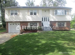 1 Beechwood St, Turnersville, NJ 08012