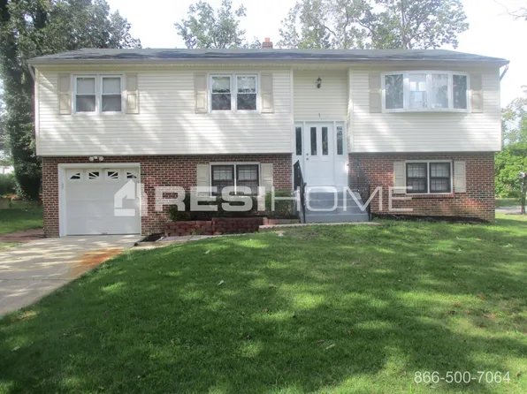1 Beechwood St, Turnersville, NJ 08012