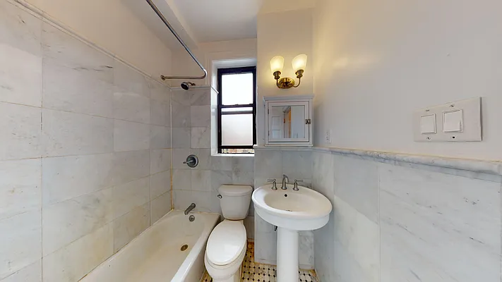 Rented by Bond New York | media 17