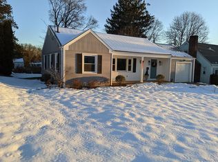 15 Coulters Rd, Cranston, RI 02920