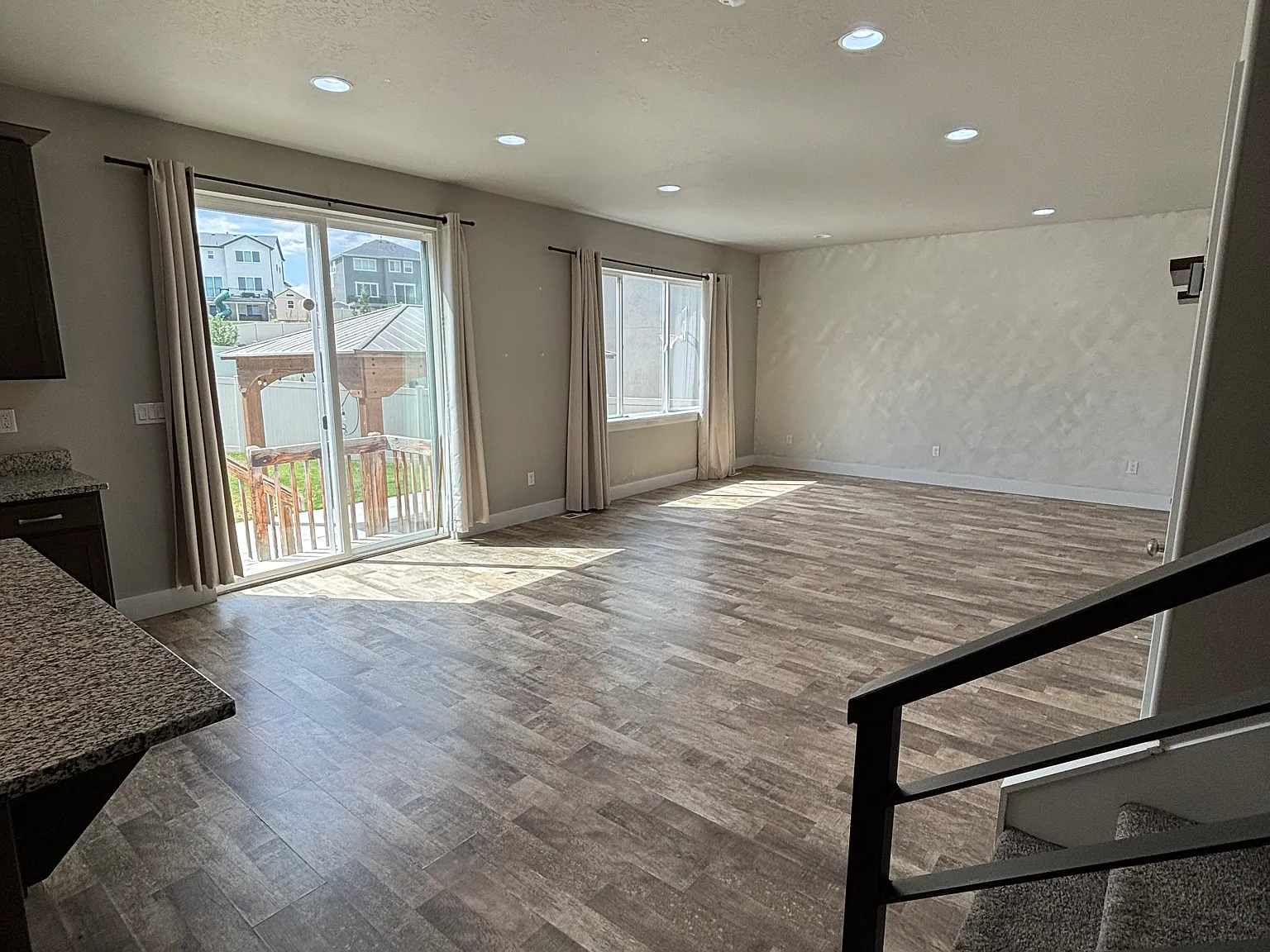 4 bed, 3.5 bath, 3103 sqft, $2,995 — Photo 4