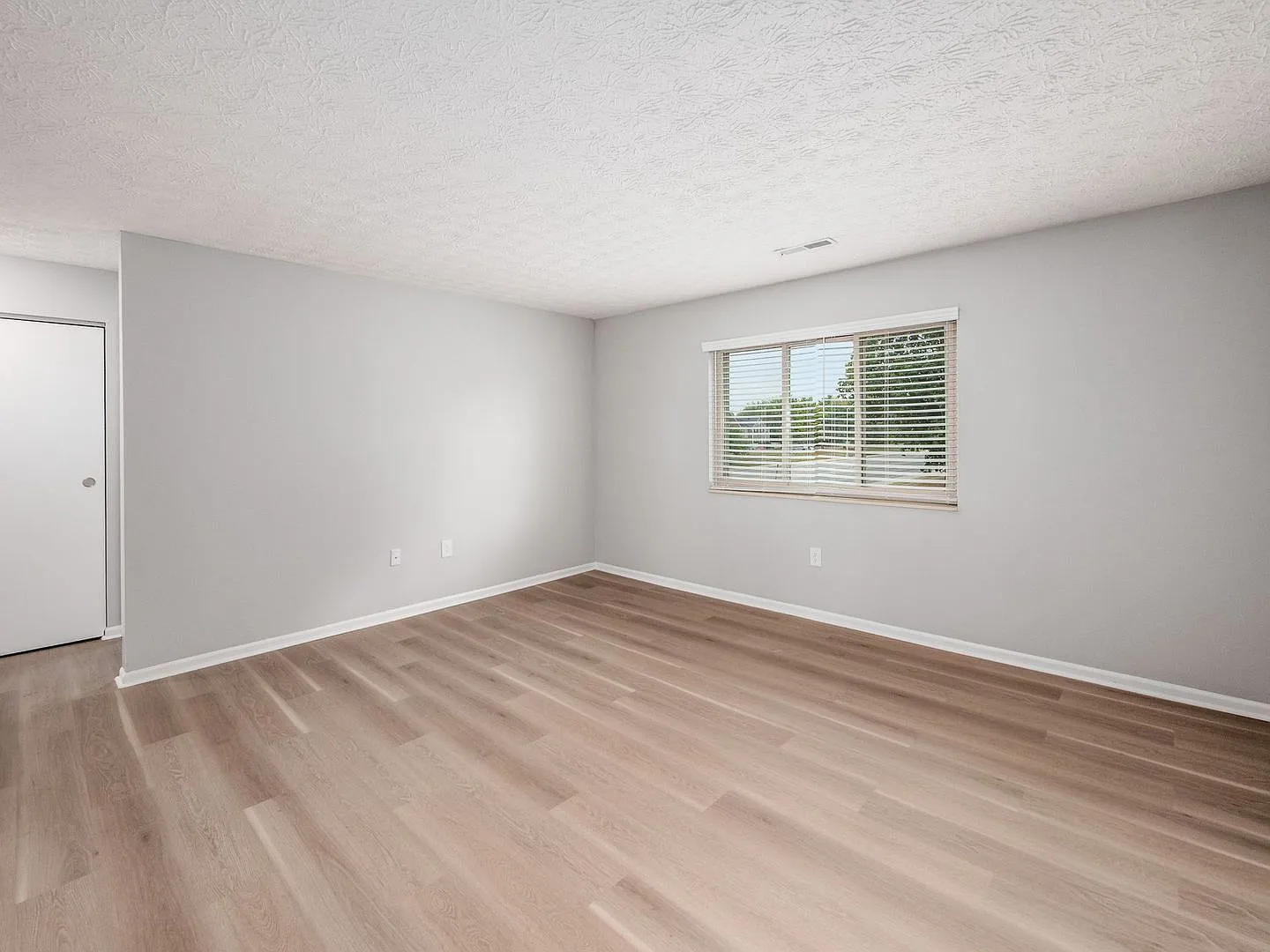 2 bed, 2.0 bath, $1,350 — Photo 4
