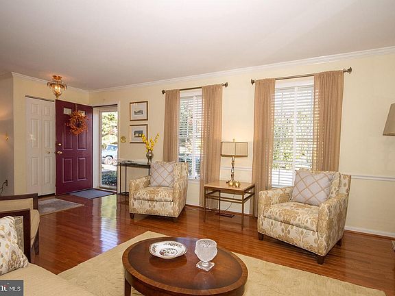 5th image of 1416 Valbrook Ct N
