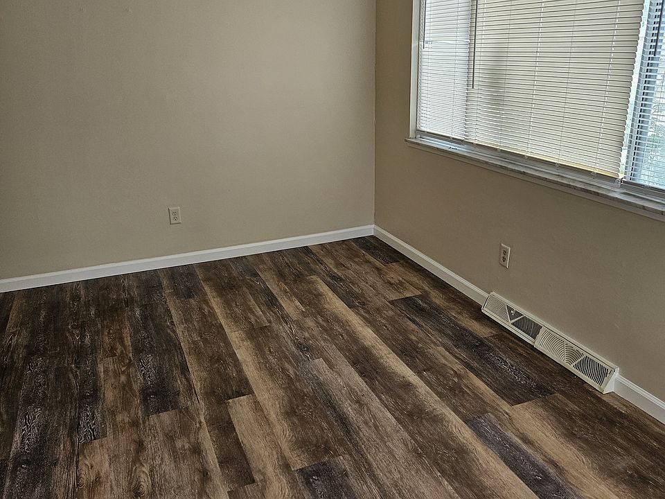 1st image of 994 Cornell Ct