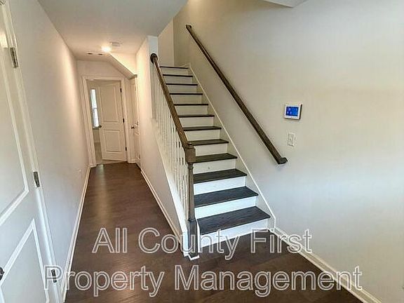 3rd image of 887 Society Cir SW