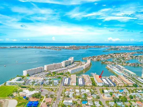 3018 59th St S APT 112, Gulfport, FL 33707