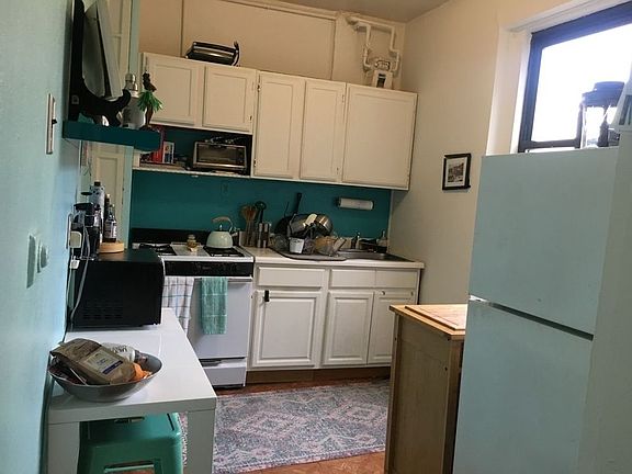 4th image of 3036 34th St APT 5F