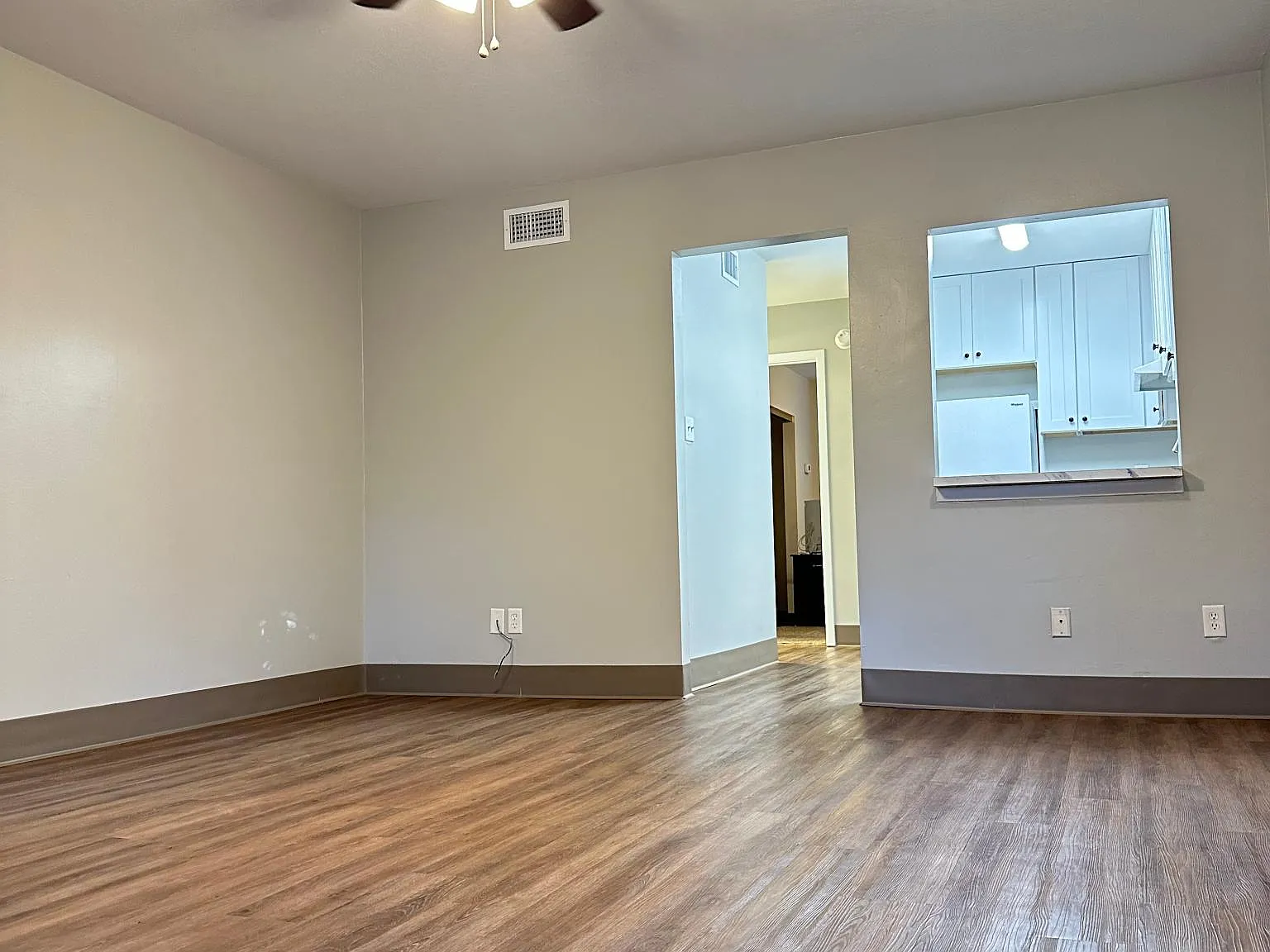 1 bed, 560 sqft, $950 — Photo 2