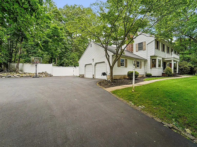 105 Deerhorn Ct — Photo 20