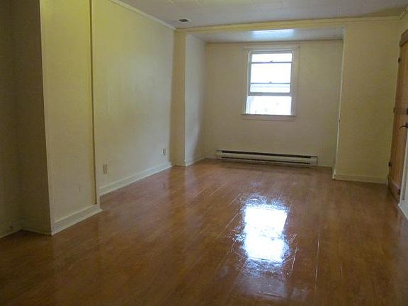 5th image of 109 High St #C