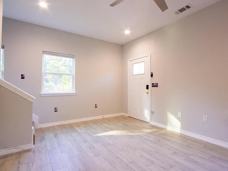 15629 Holly Dr — Photo 5