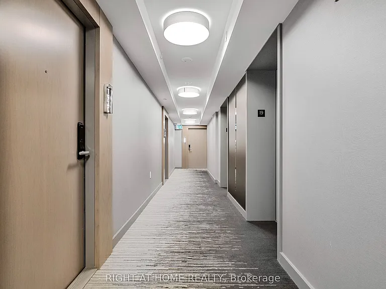 585 Bloor St E #1922 — Photo 22
