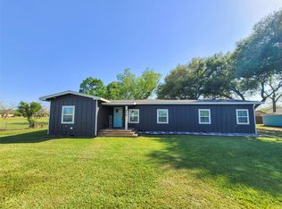 606 E Ahldag St, Wharton, TX 77488