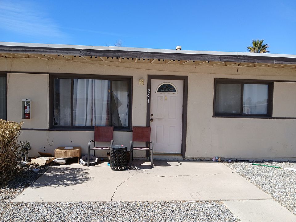 2nd image of 221 Oasis Dr
