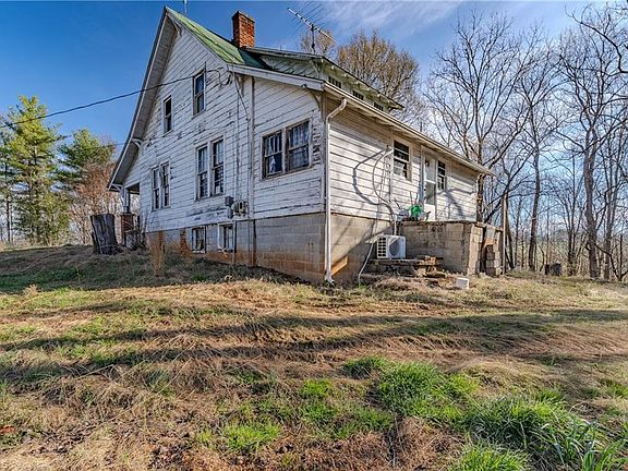 3rd image of 251 Rousseau Farm Rd