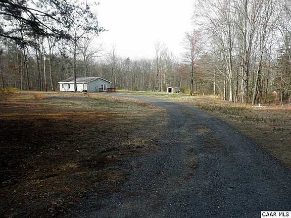 Row, house in front of Lot