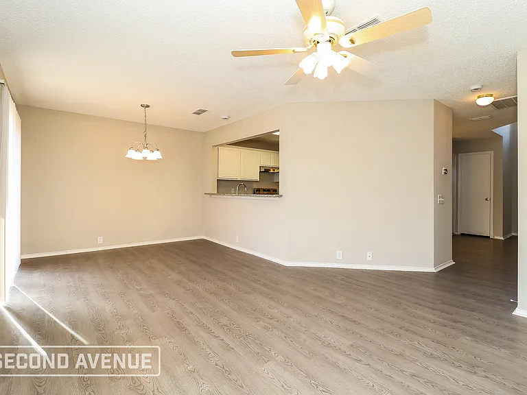 8525 Auburn Dr — Photo 7