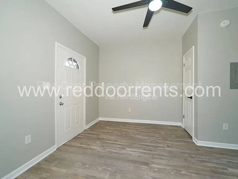 1337 E Market St #5 — Photo 9