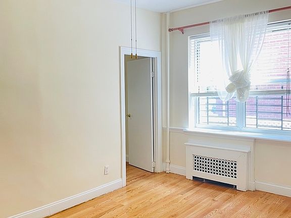 4th image of 64 Bay 13 St #4