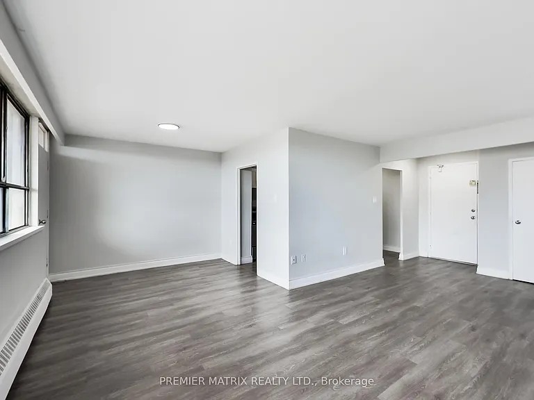 65 Thorncliffe Park Dr #1411 — Photo 6