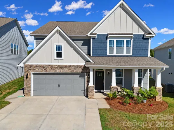 180 Longleaf Dr, Mooresville, NC 28117
