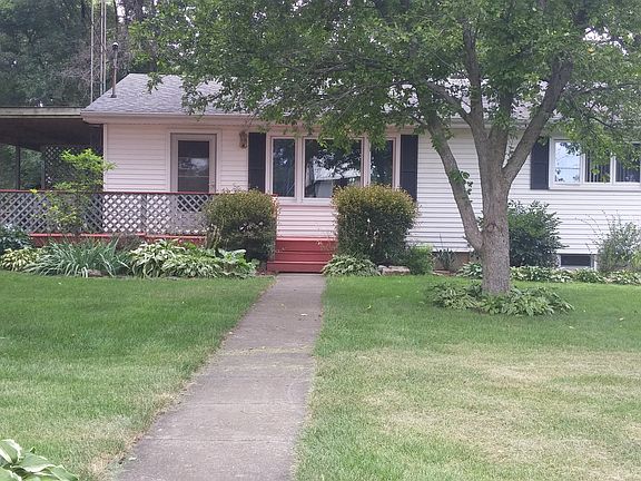 Peaceful wooded surroundings