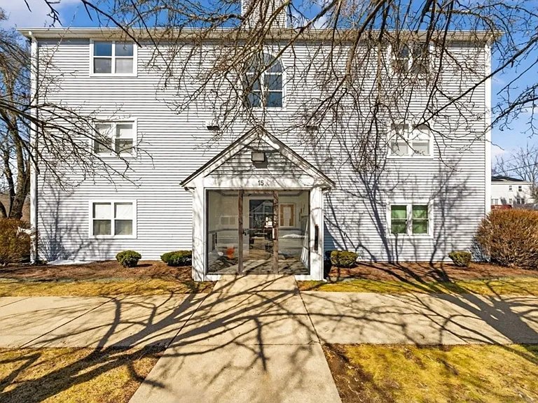 15 Longworth Ave — Photo 1