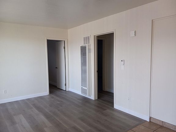 3rd image of 1114 E Cliff Dr APT 3