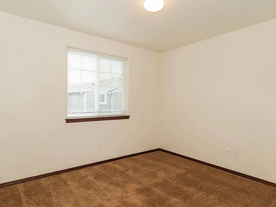 1st image of 4756 147th Pl NE