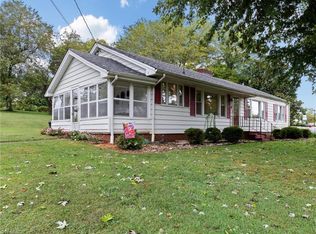 134 Combs St, Mount Airy, NC 27030