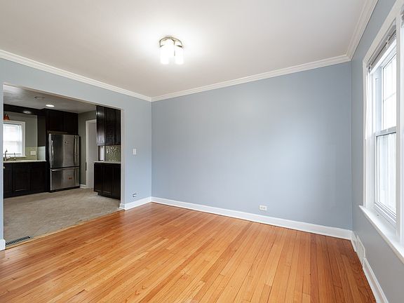 4th image of 6856 N Lowell Ave