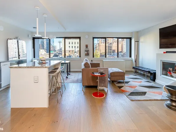 300 E 59th St APT 607, New York, NY 10022