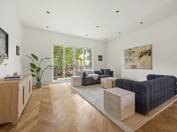 467 Lexington Avenue image 3 of 15