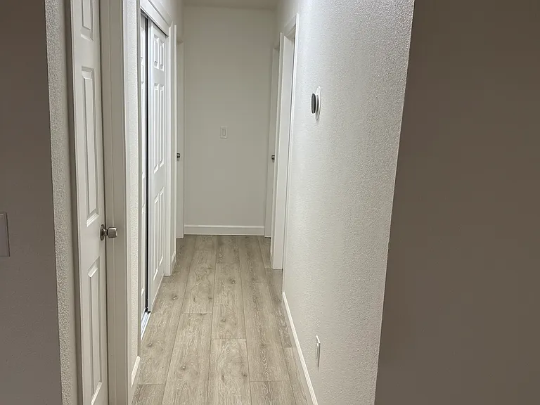 936 Princess Dr — Photo 11