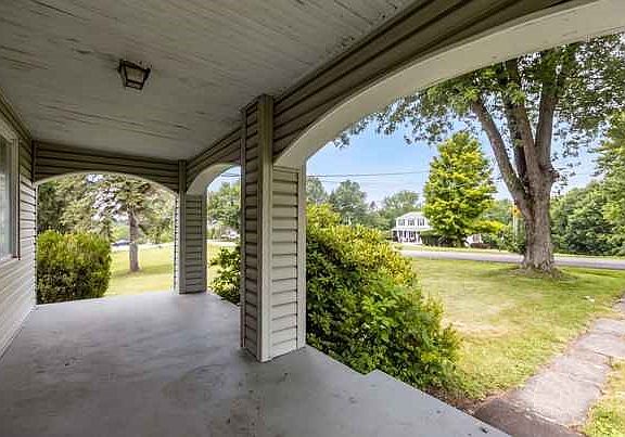 4th image of 297 Friendship Rd