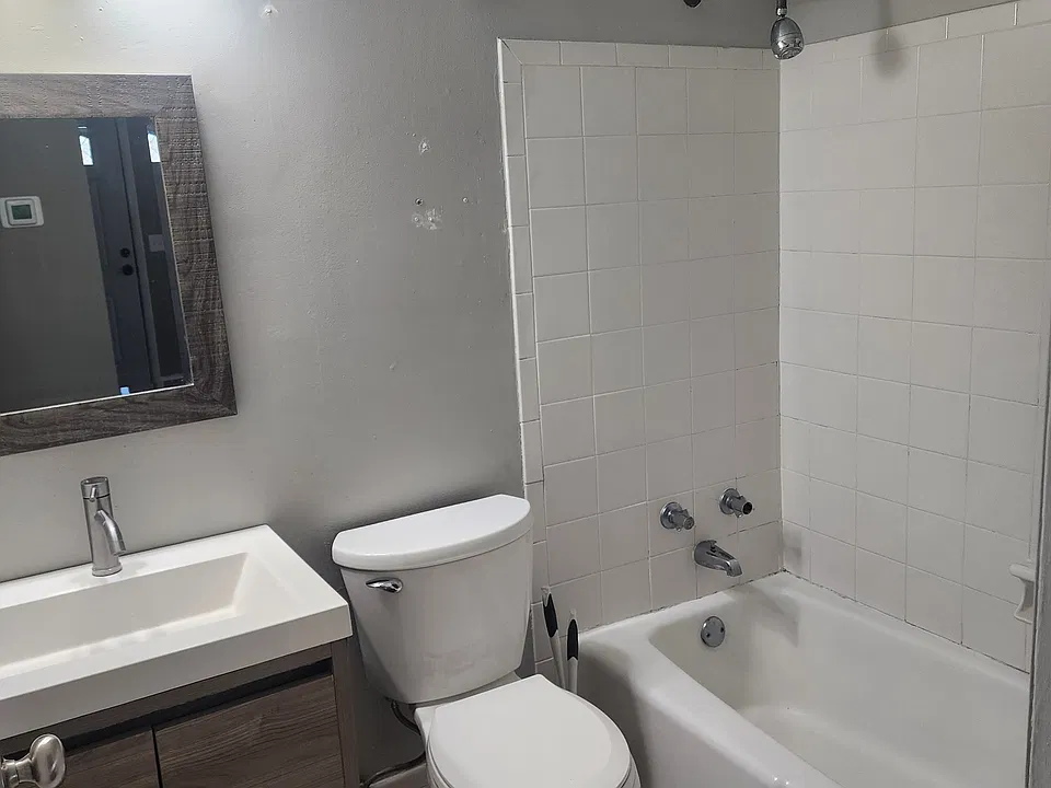 513 Navajo Dr