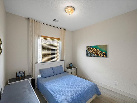 3rd image of 10 Sagamore Ridge Pl