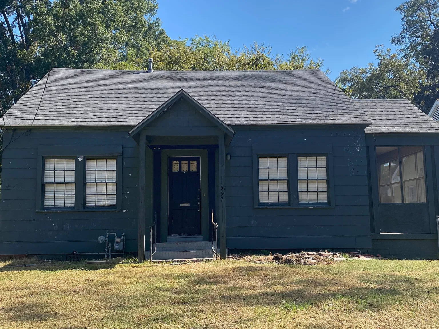 3 bed, 1600 sqft, $975 — Photo 1
