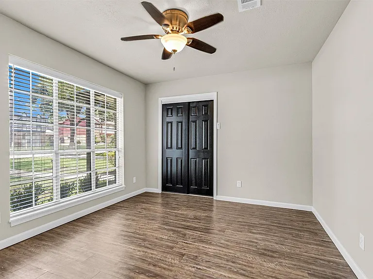 7911 Heathrow Ln — Photo 15