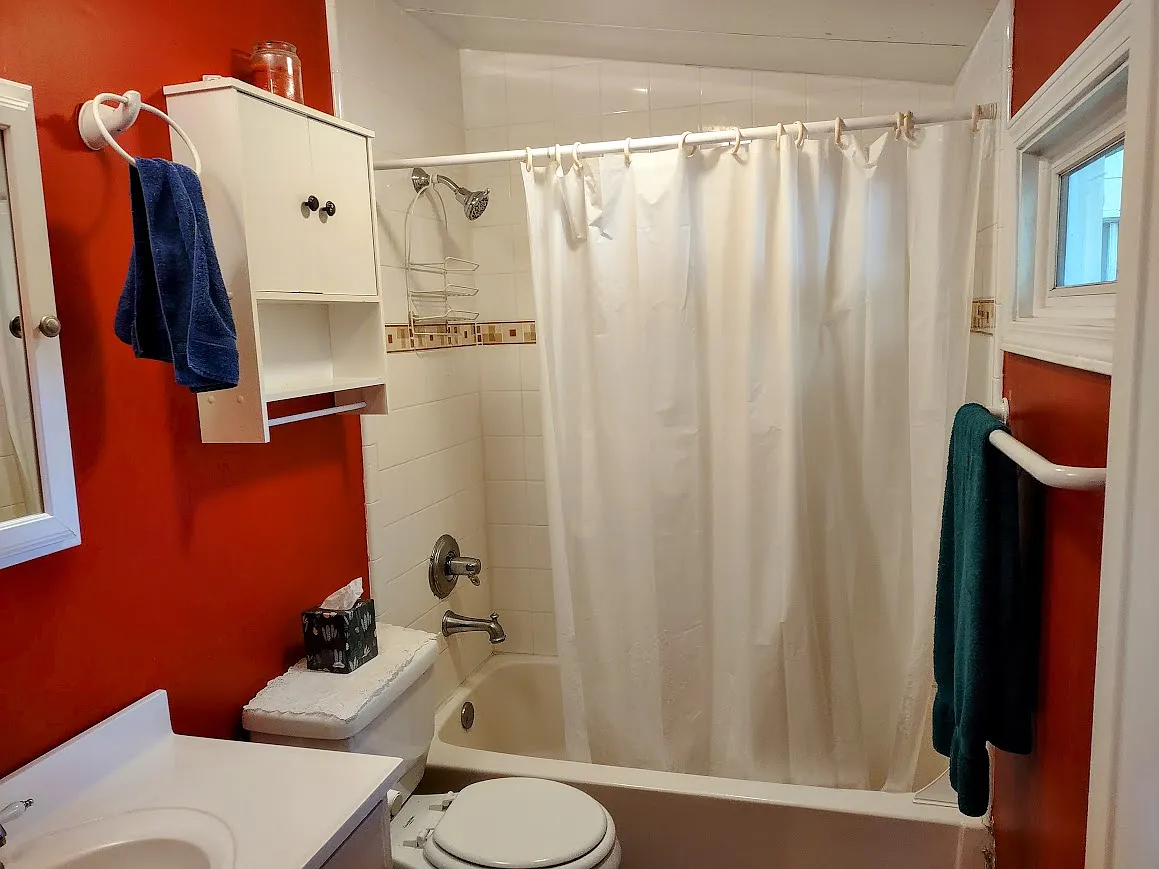 3 bed, 1700 sqft, $3,300 — Photo 3
