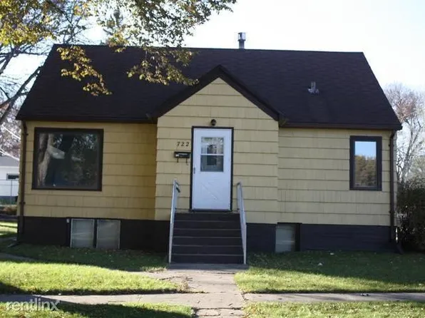 722 N 18th St, Bismarck, ND 58501