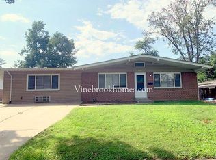 1025 Preakness Ln, Florissant, MO 63033