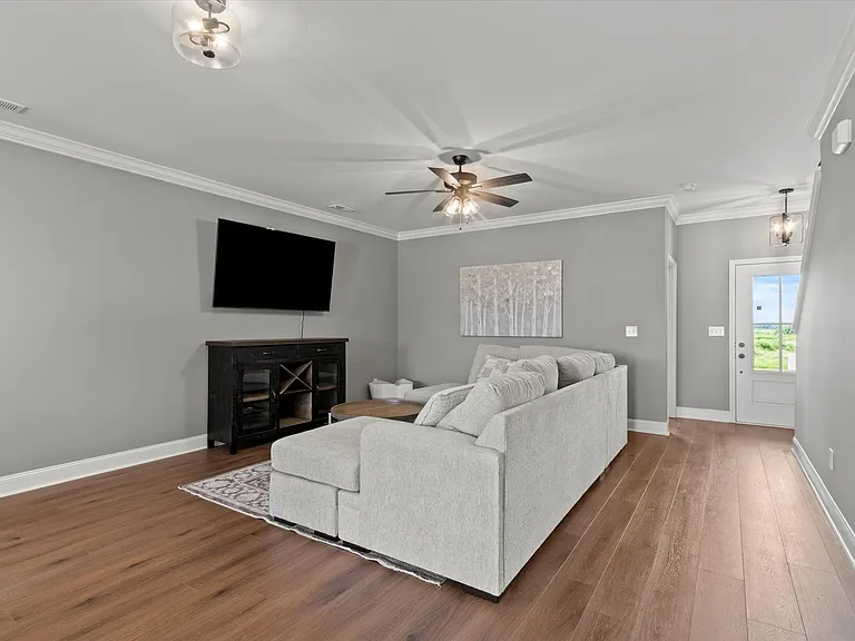 169 Susan Lynn Dr — Photo 4