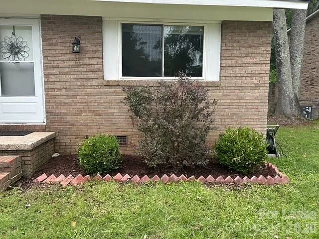 3315 Erskine Dr — Photo 3