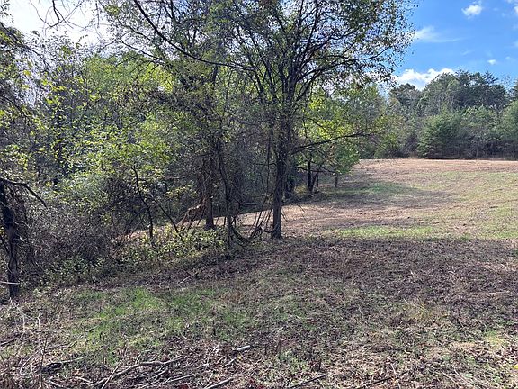 5th image of 874 Gravel Hill Rd