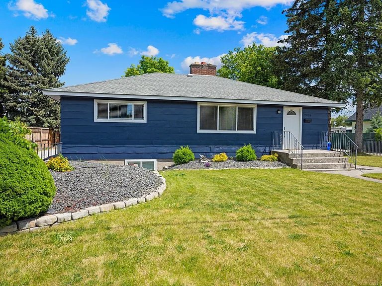 7904 N Crestline St — Photo 39