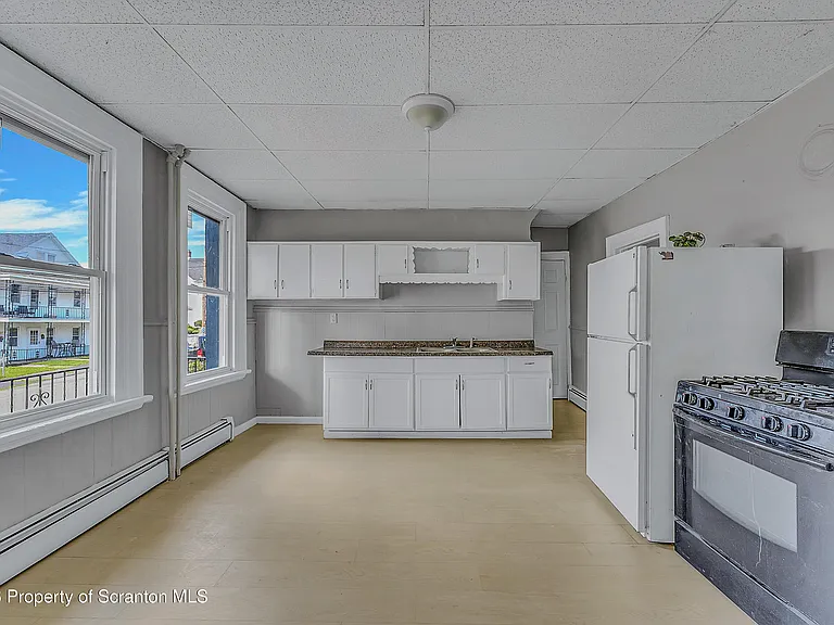 310 Oak St #1 — Photo 15