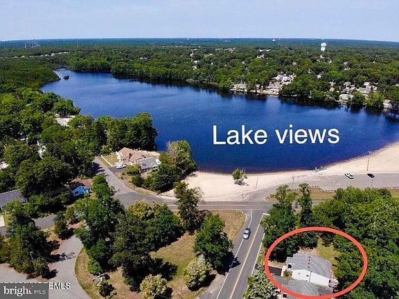 3rd image of 1762 Lakeside Dr S