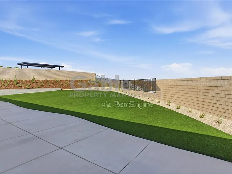30000 N Camino Los Robles — Photo 29