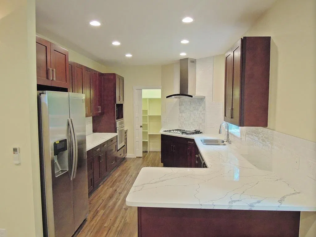3 bed, 2160 sqft, $4,500 — Photo 1